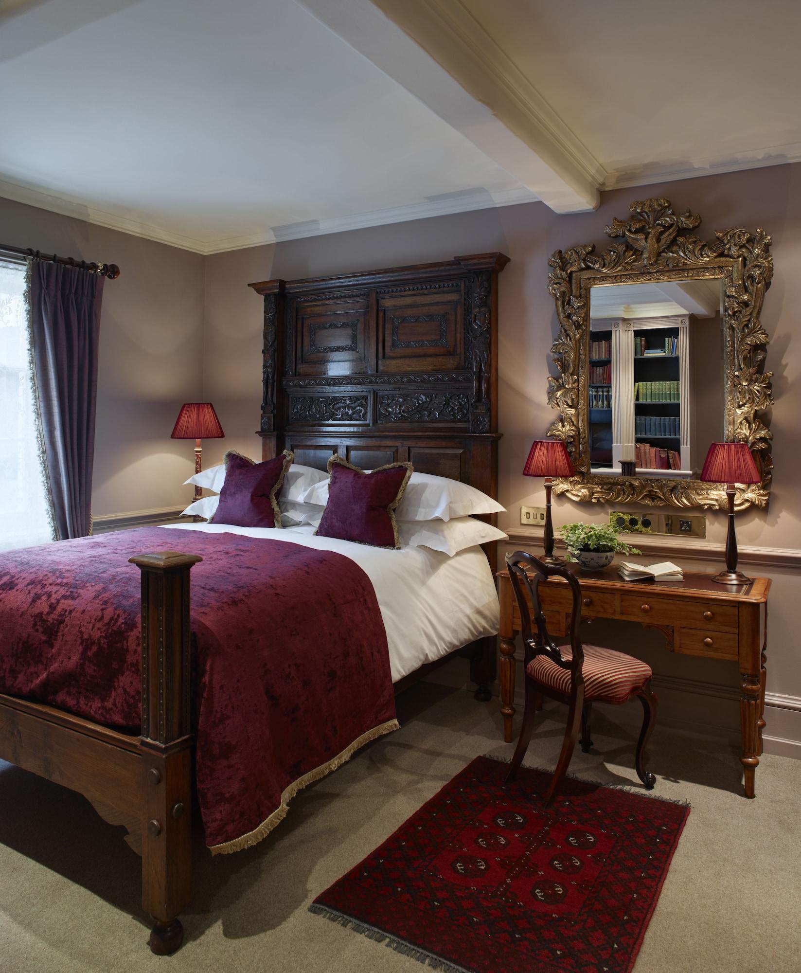 배티 랭글리스 호텔 런던 외부 사진 A bedroom at The Swan Hotel